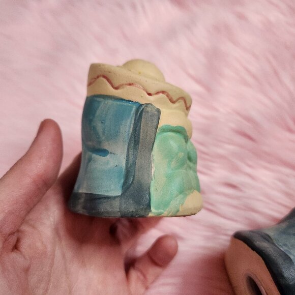 Vintage Mexican Men Sitting Covered with Sombreros Ceramic Hand Painted Salt Pep - Picture 7 of 7